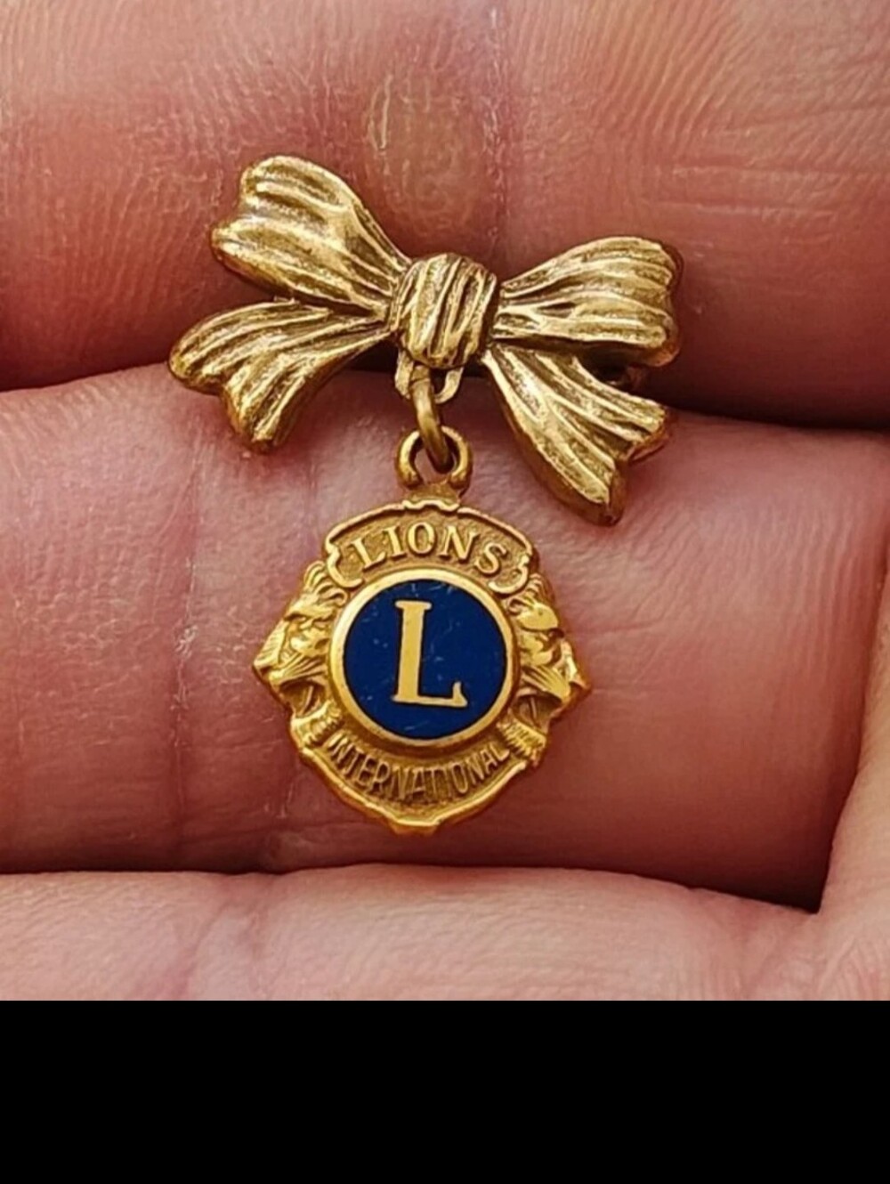 1950s Lions Clubs International Ladies Bow Knot Pin With Dangling Charm